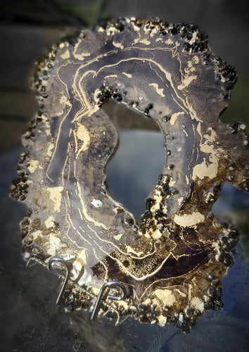 Resin Crystal Agate - Black & Gold