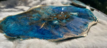 Load image into Gallery viewer, Resin Geode Platter