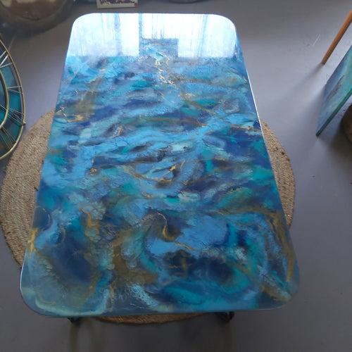 High Gloss Resin and Metalic Gold Coffee/Dining table