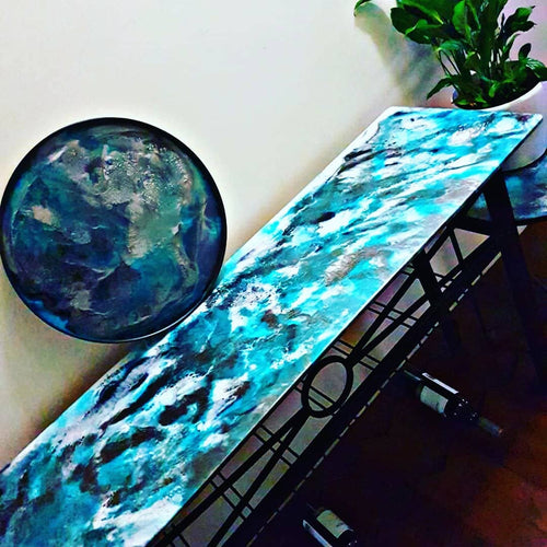 Wine rack with marble resin effects